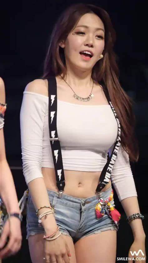 duyVLnq4 Eunsol Park - Korean KPop Girl - Bambino Dancer 40.jpg